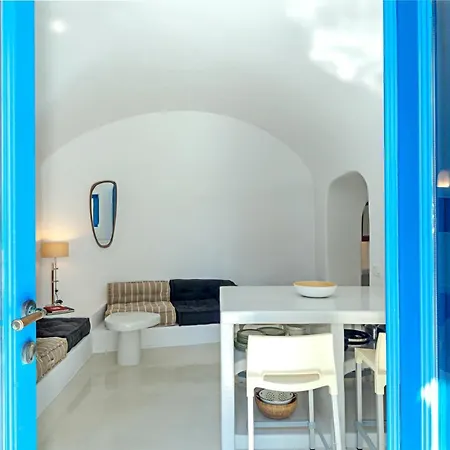 Crown Of Fira Holiday home *