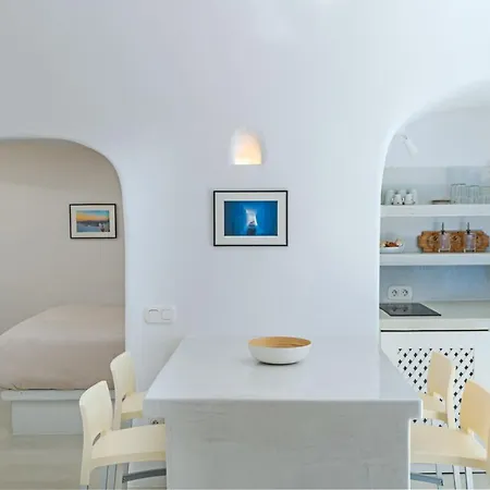 Crown Of Fira Holiday home *