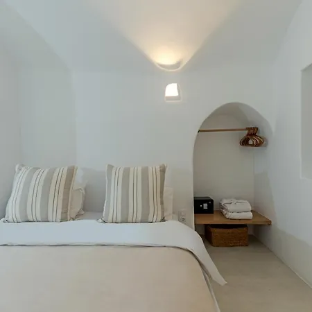 Semesterbostad Crown Of Fira *