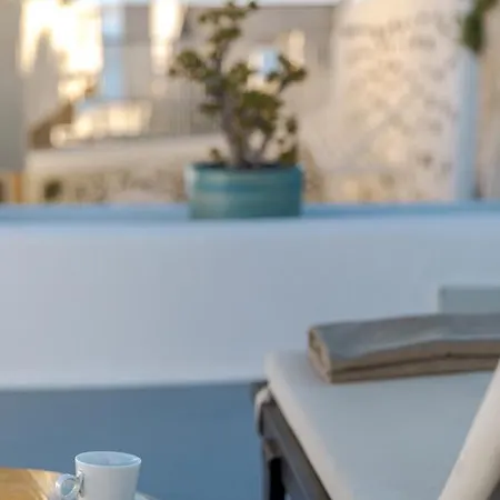 Crown Of Fira Semesterbostad *