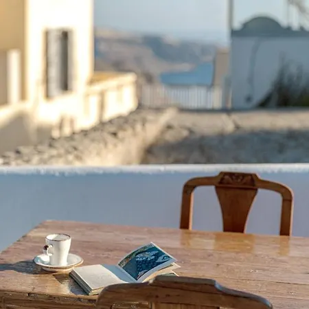 Semesterbostad Crown Of Fira *