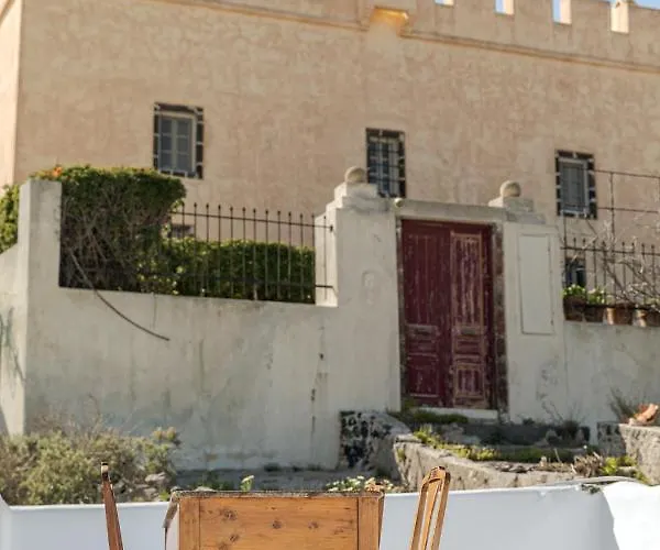 Crown Of Fira Hébergement de vacances