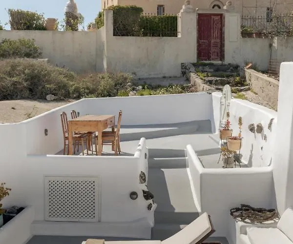 Crown Of Fira Firostefani