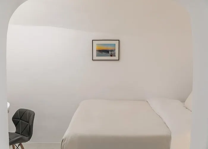 Crown Of Fira Firostefani